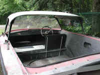 looking_to_the_bow.jpg (37098 bytes)